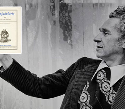 Juan José Arreola sosteniendo su Confabulario